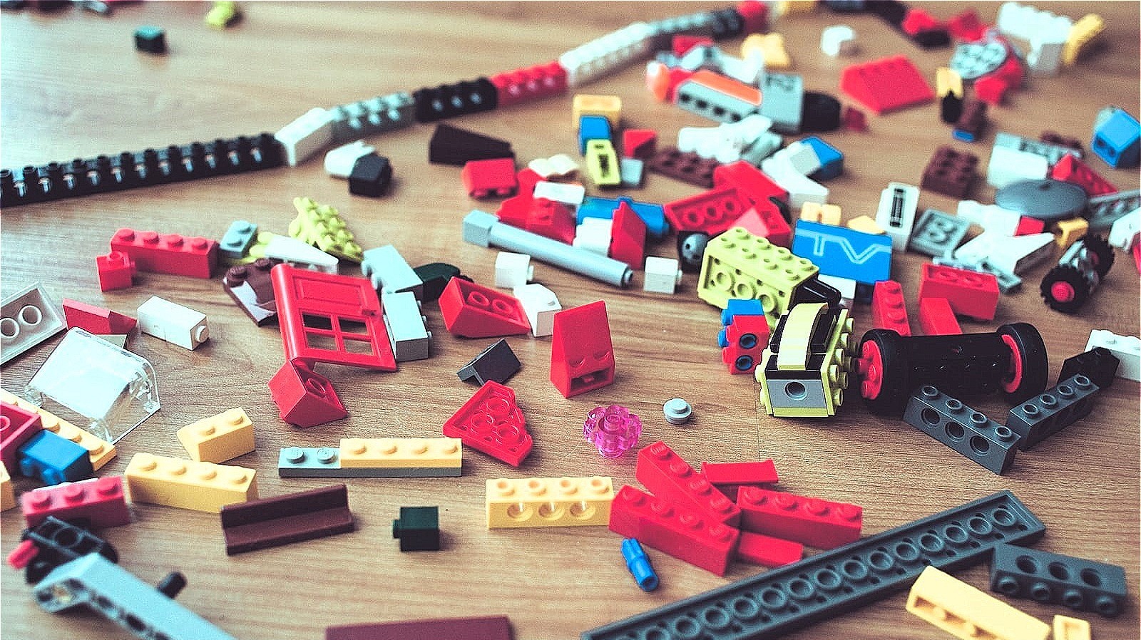 This Floral Lego Centerpiece Makes For The Perfect Fall Decor