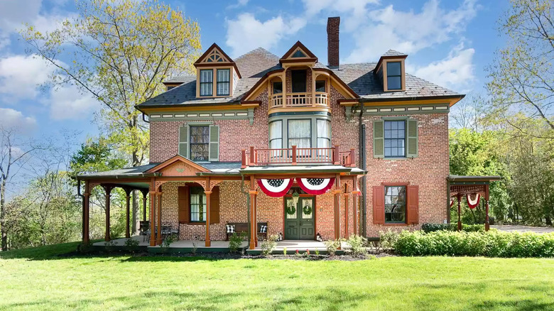 Front of Victorian home