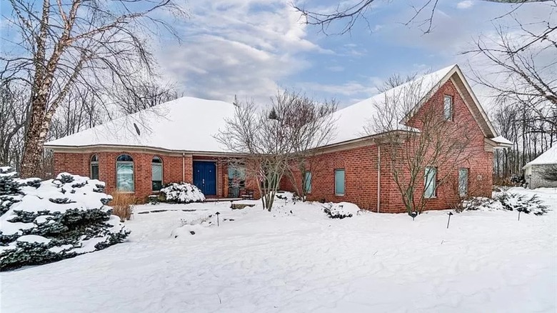 One story brick home exterior