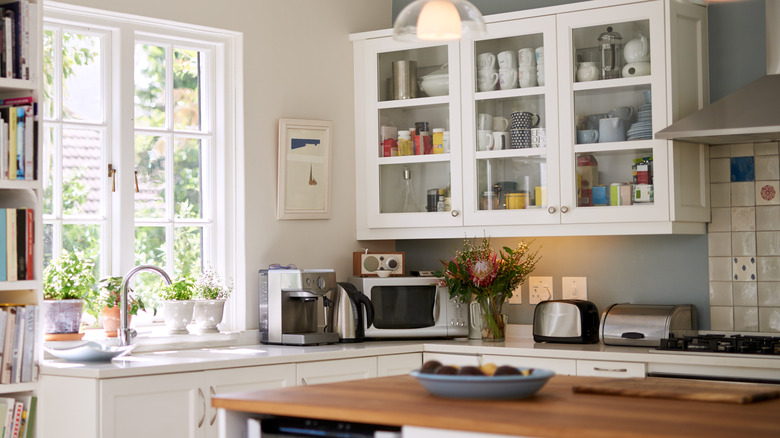 A clean, organized kitchen 