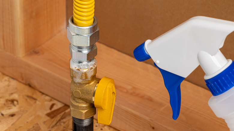 Gas line test to check for leaks