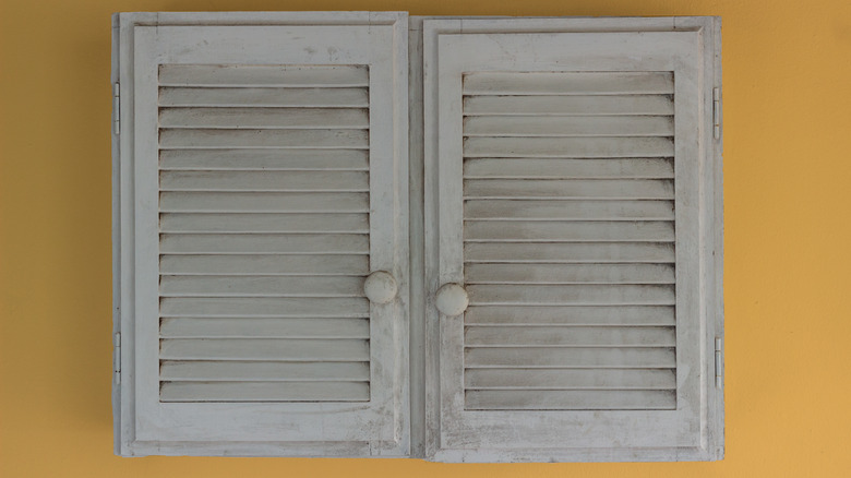 wall mounted cabinet