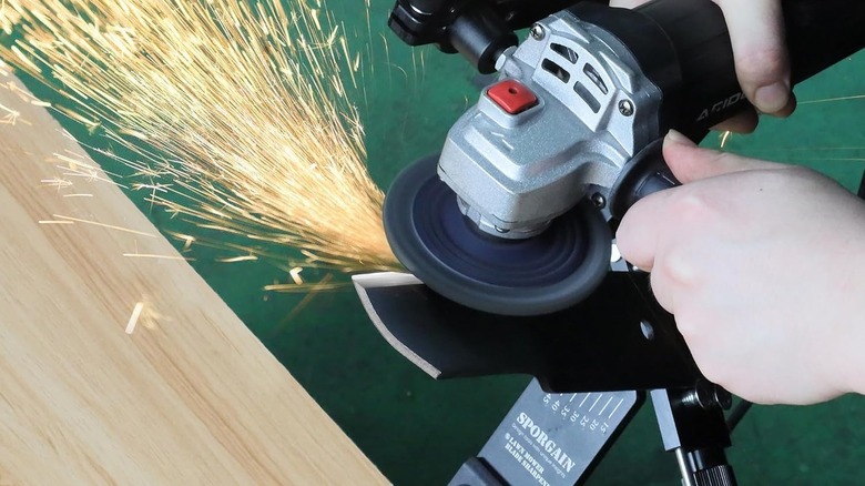 The Sporgain lawn mower blade sharpener available from Amazon
