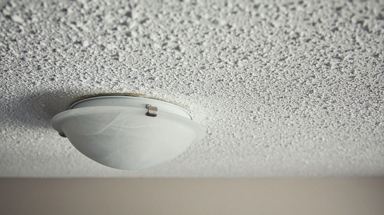 popcorn ceiling with light