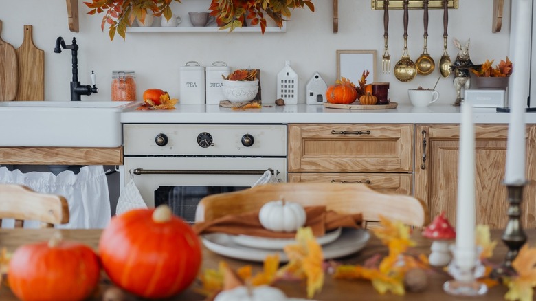 A natural, lightly decorated autumnal kitchen