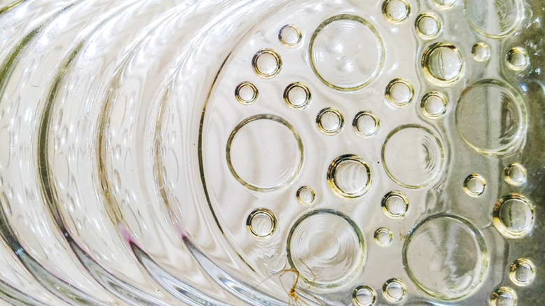 Pattenered glass plates