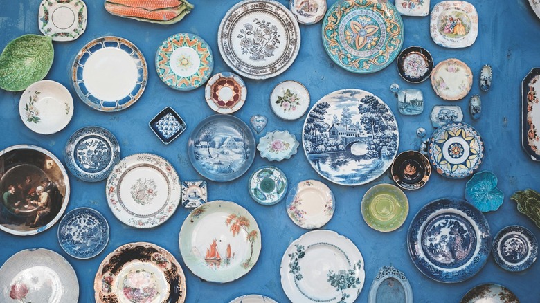 Thrift Store Plates Are The Vintage Upgrade Your Bathroom Needs - Here's How To Style Them