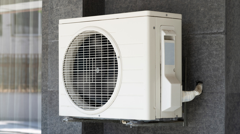 Mini split air conditioner