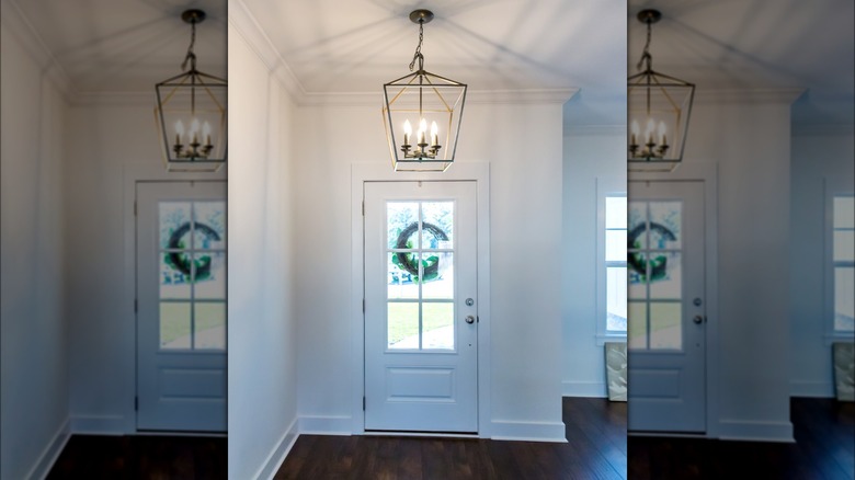 pendant light fixture in foyer