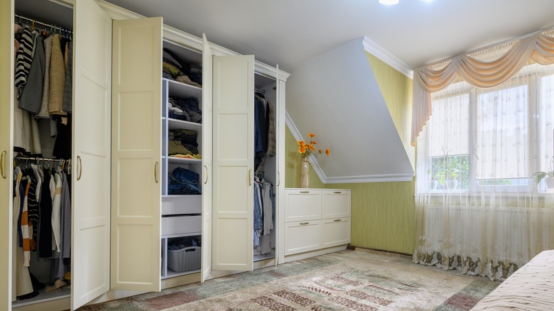 closets with double doors