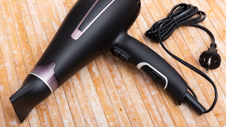 blow dryer