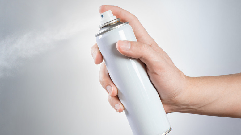 Hands spray painting fixture