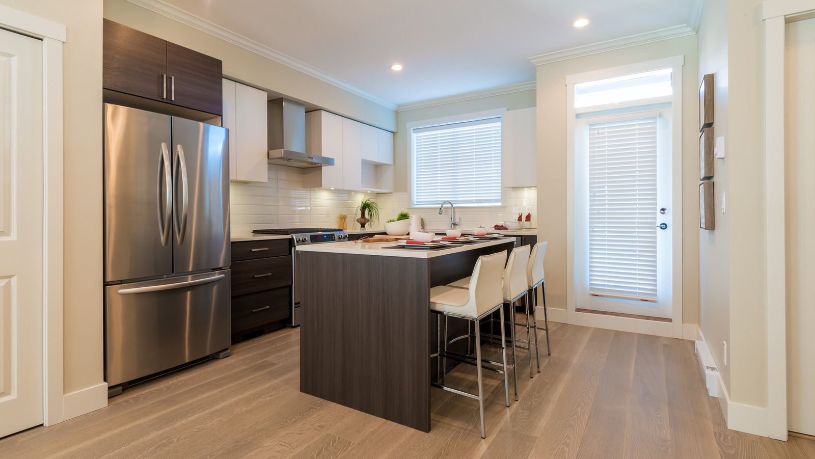 TikTok's Extension Tip Is The Perfect Way To Add Bar Stools To Your