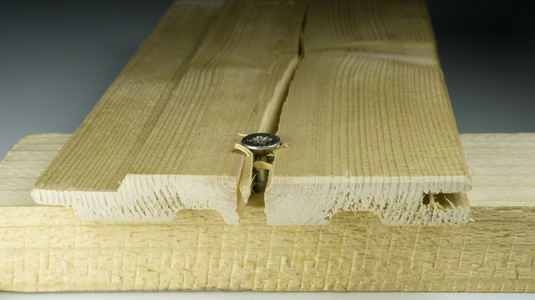 screw splits wood