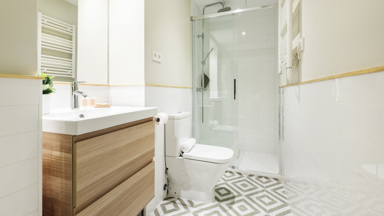 TikTok's Renter-Friendly Solution For Bathroom Storage Is A Game Changer