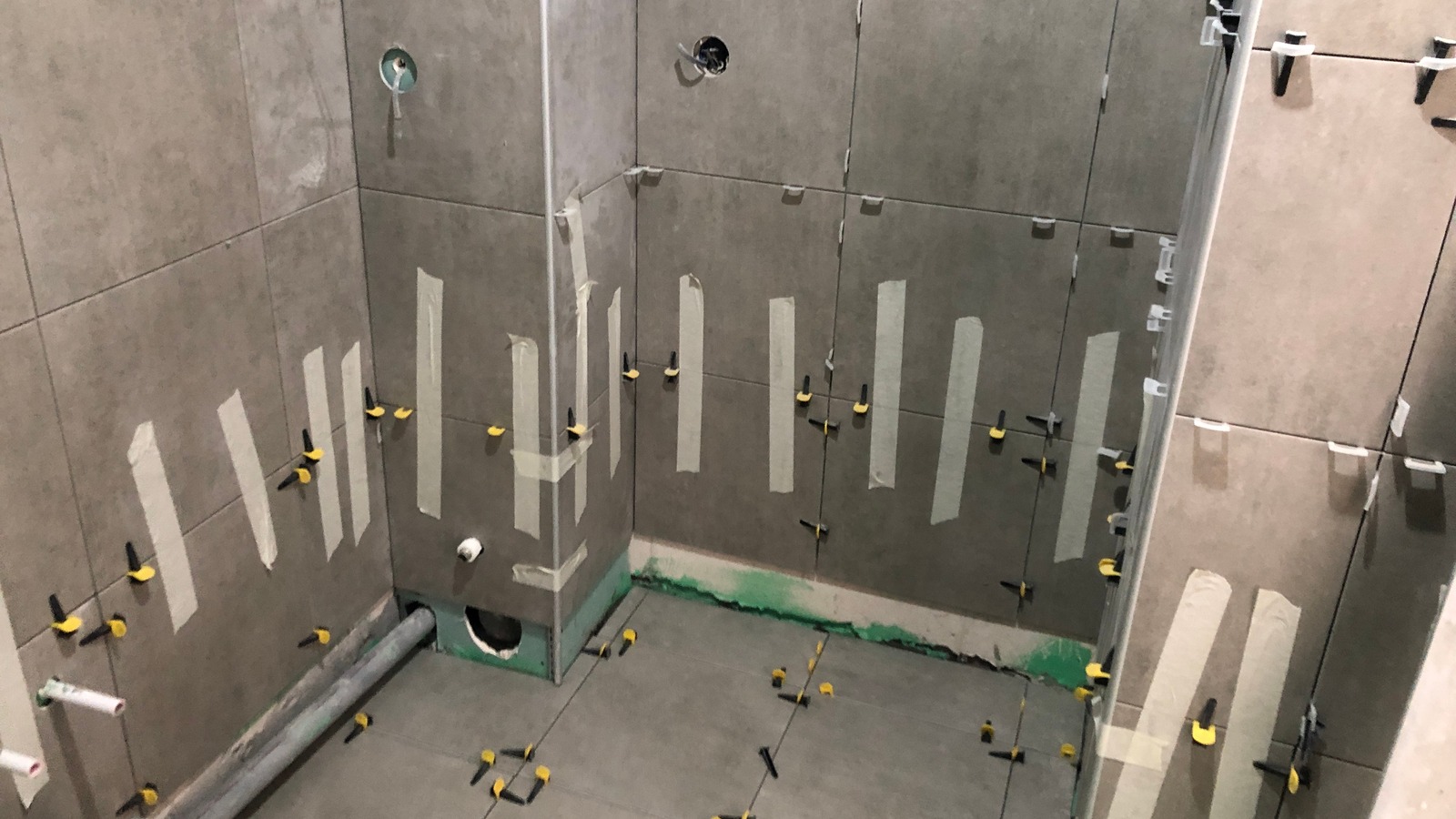 Tips & Tricks For Installing Shower Tiles (& Mistakes To Avoid)