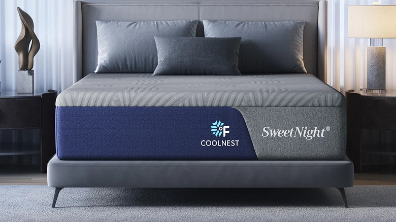 SweetNight CoolNest Mattress from the front