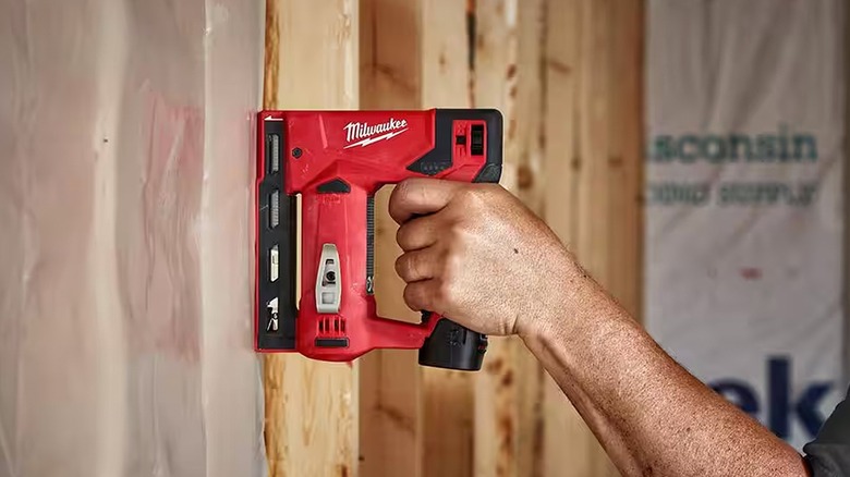 Lithium-Ion Cordless Crown Stapler