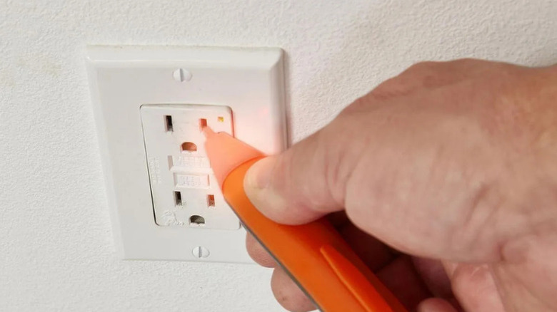 Ames Instruments' Noncontact Voltage Tester