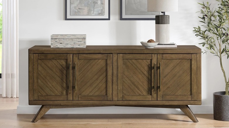 Foremost Home Redfield Multi-Use Console decorated in entryway with a fruit bowl, storage box, and vase