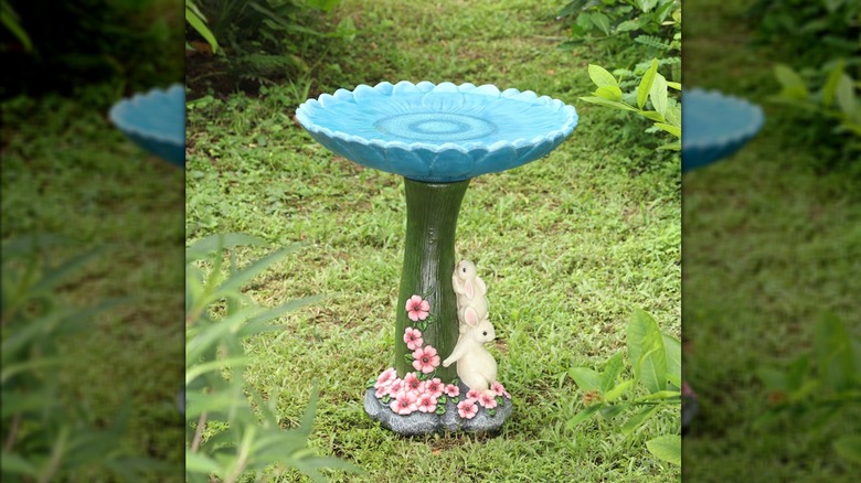 Style Selections' Sunflower 20-inch Colorful Plastic Complete Birdbath