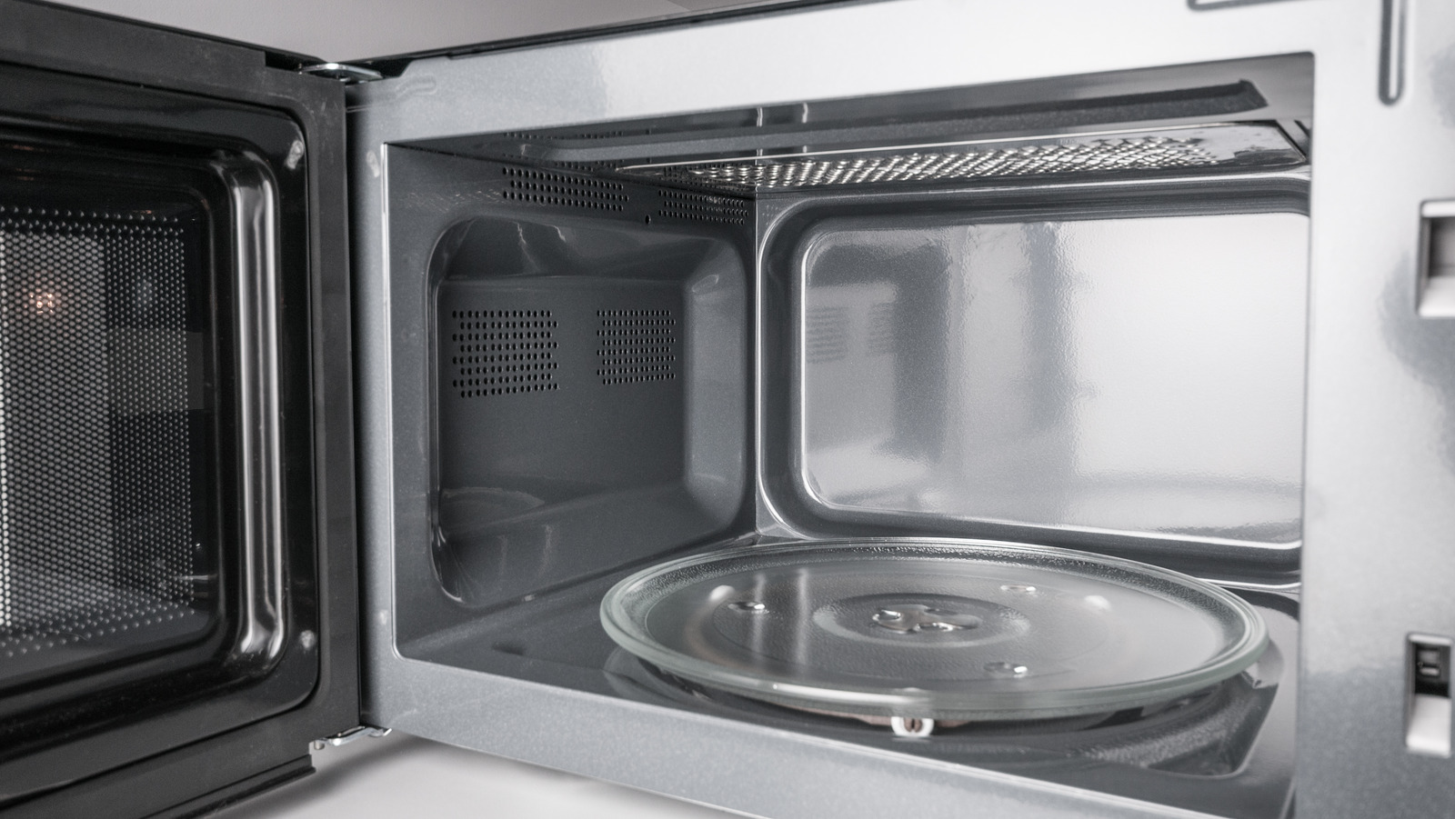 Top Reasons Why Your Microwave Turntable Isn't Spinning