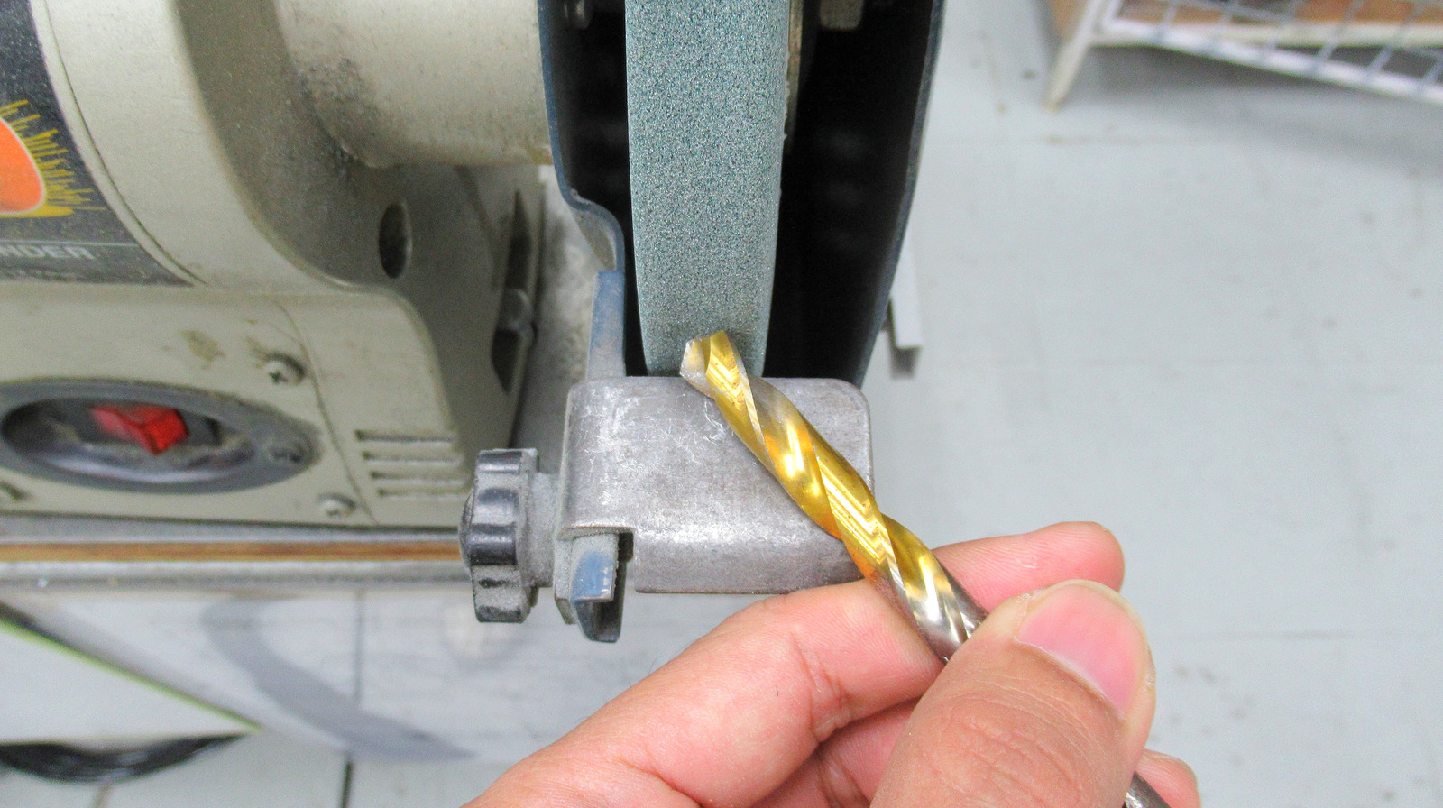 Top Tips For Sharpening Dull Drill Bits So They're Good As New