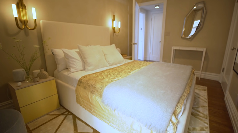 gold and modern guest bedroom