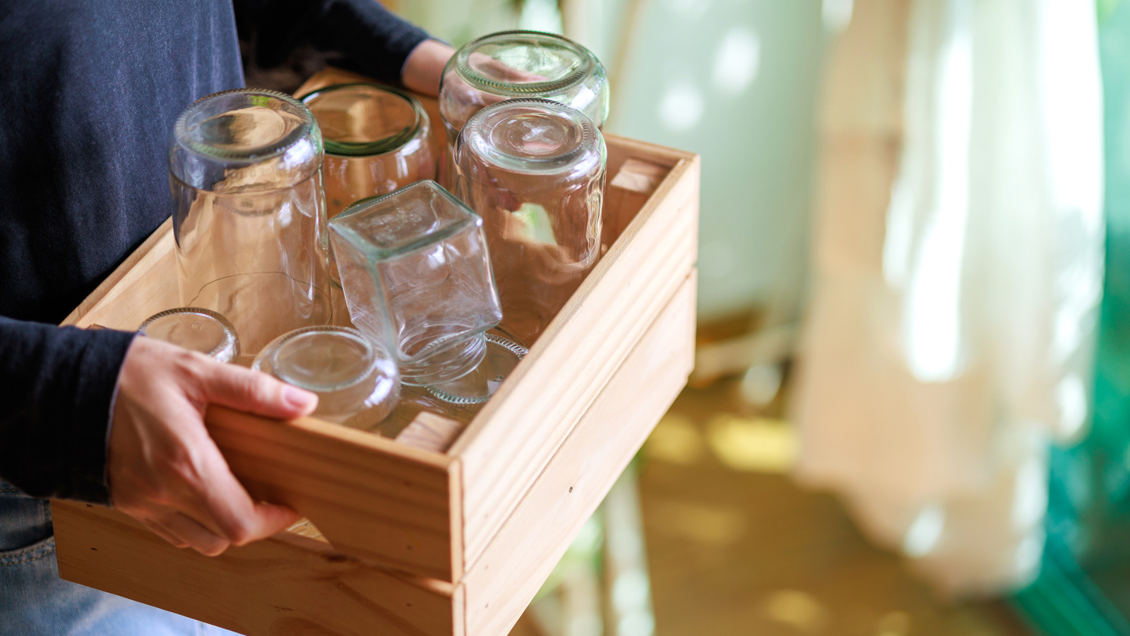 Turn Mason Jars Into A Glowing Centerpiece With An Easy And Affordable DIY