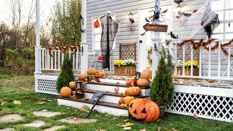 halloween themed porch decor
