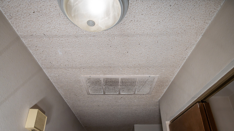 White popcorn ceiling