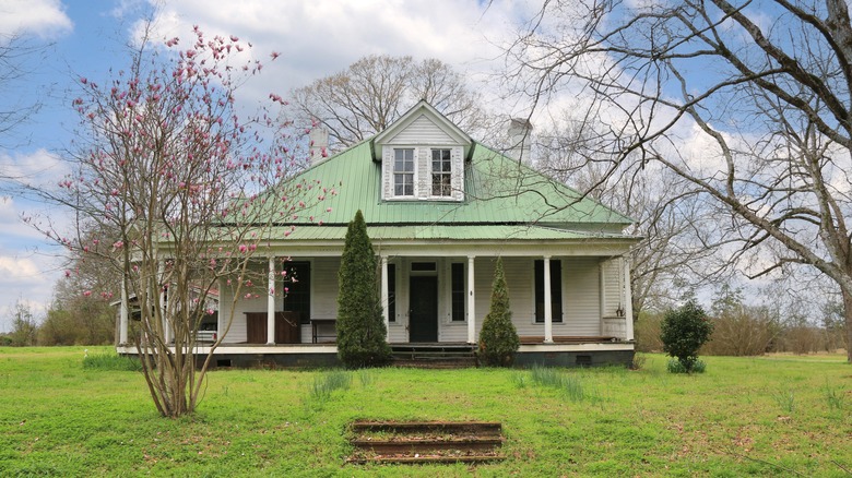 Poorly cared for house as shown from the street
