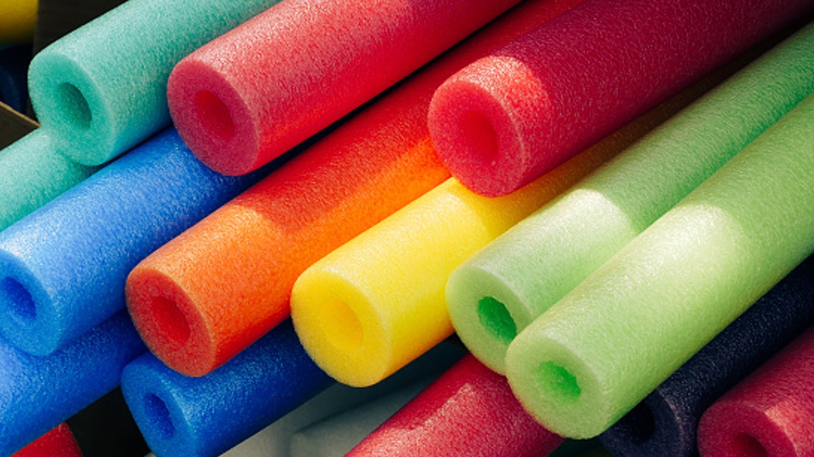 Try This Pool Noodle DIY To Make Beautiful Floral Decor For Outdoor ...