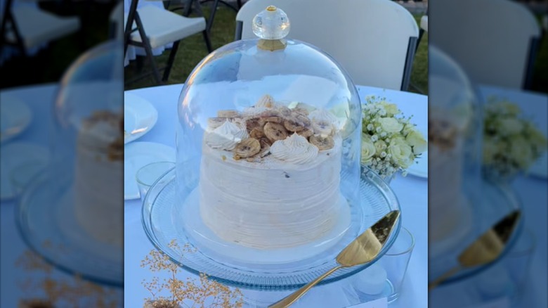 Cake covered using a DIY food storage lid