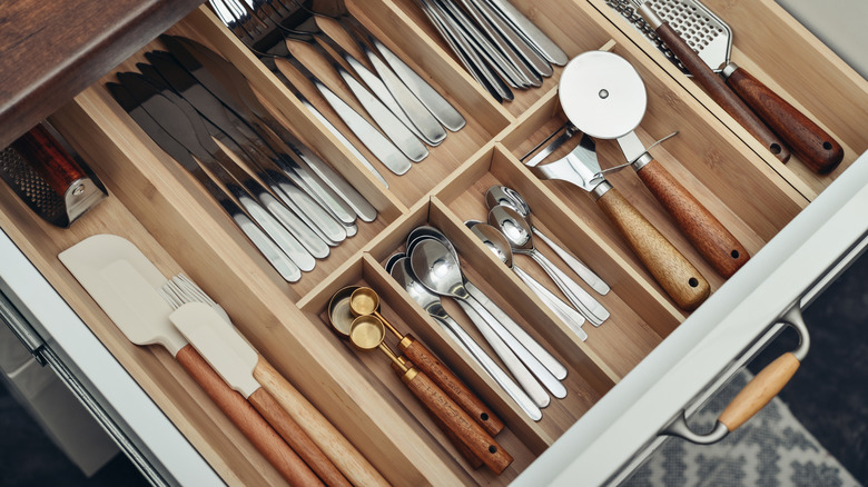 Close up of the contents of a utensil tray