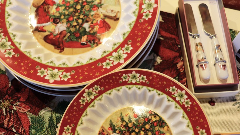 Ceramic Christmas dishes with vintage patterns