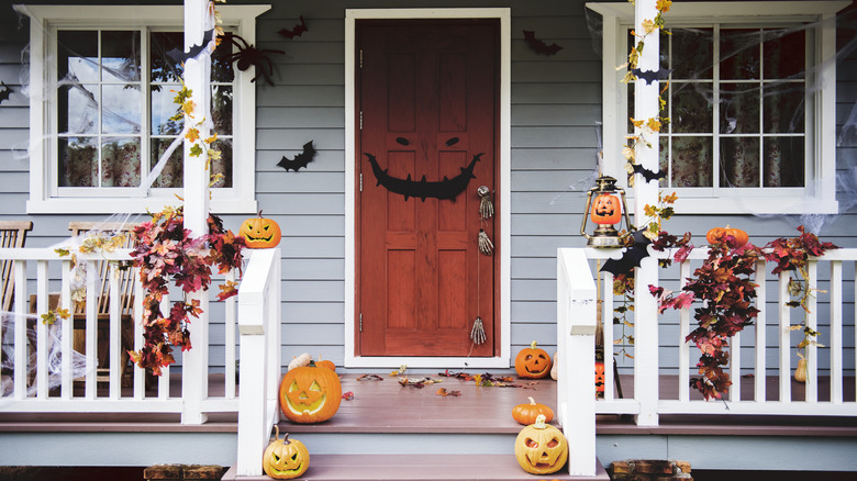 Pumpkin themed Halloween porch