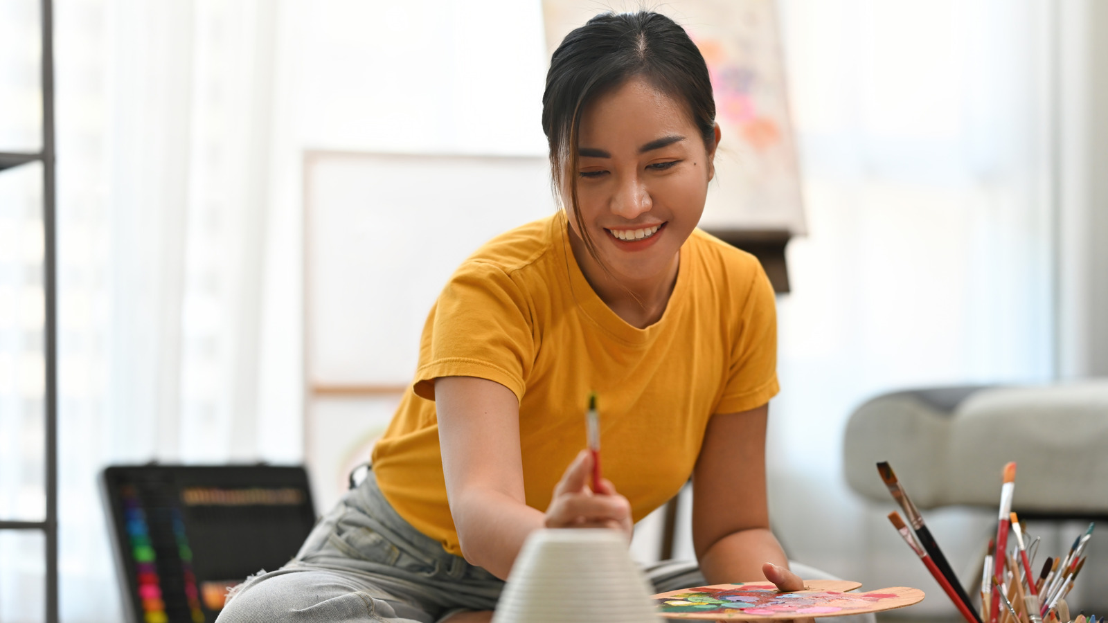 Transform Leftover Paint and a Dollar Tree Vase into a Stunning Work of Art with This Simple Method