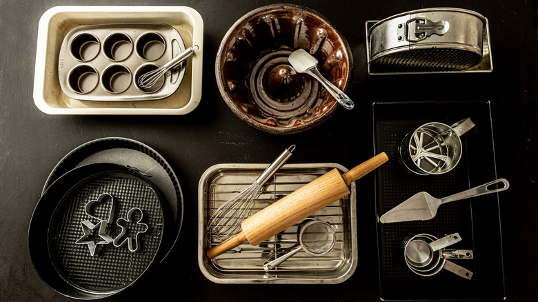 Assorted pieces of vintage bakeware