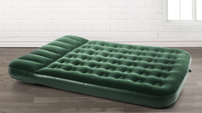 turn an air mattress into a hotel bed