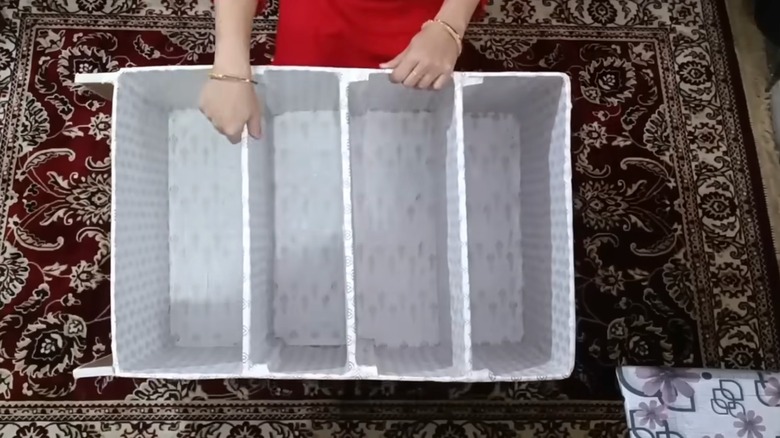 Shelves made of cardboard and shipping box