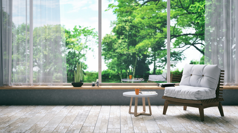 Sunroom with textured curtains