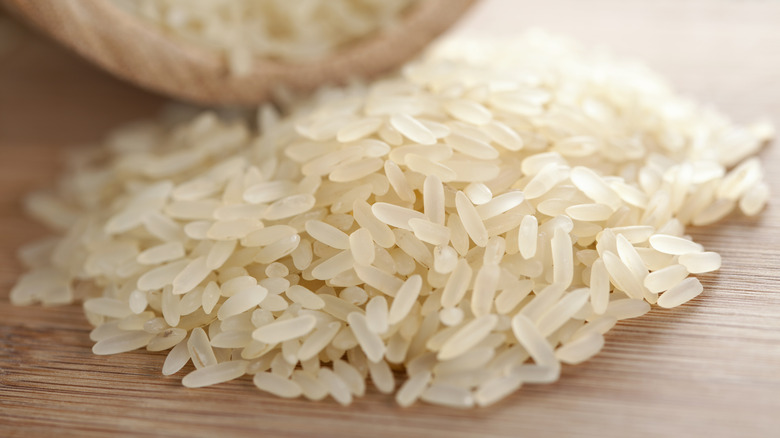 Closeup on grains of rice