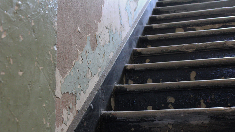 A staircase in disrepair