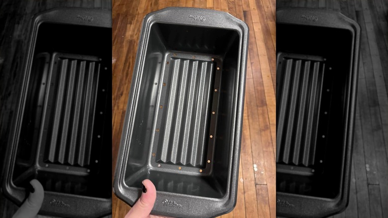 A meatloaf pans sans liner