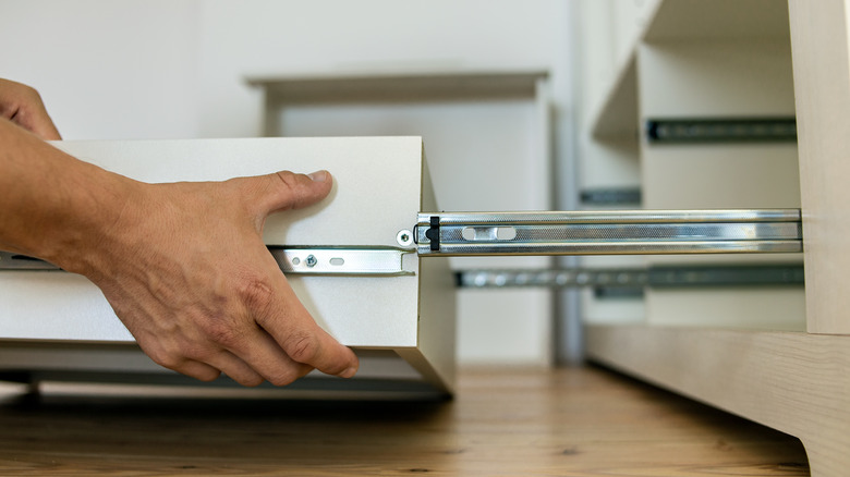 installing drawer sliders
