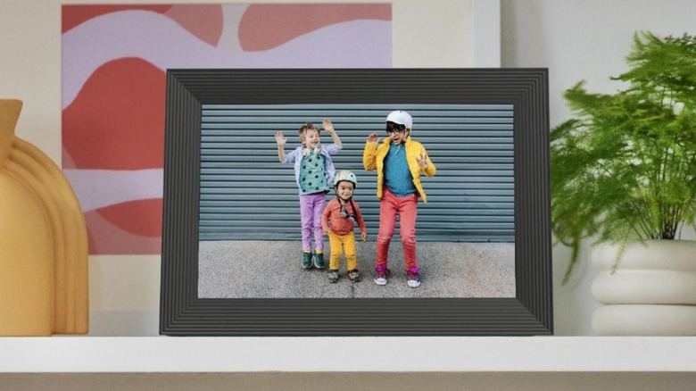 Aura picture frame sitting on a counter