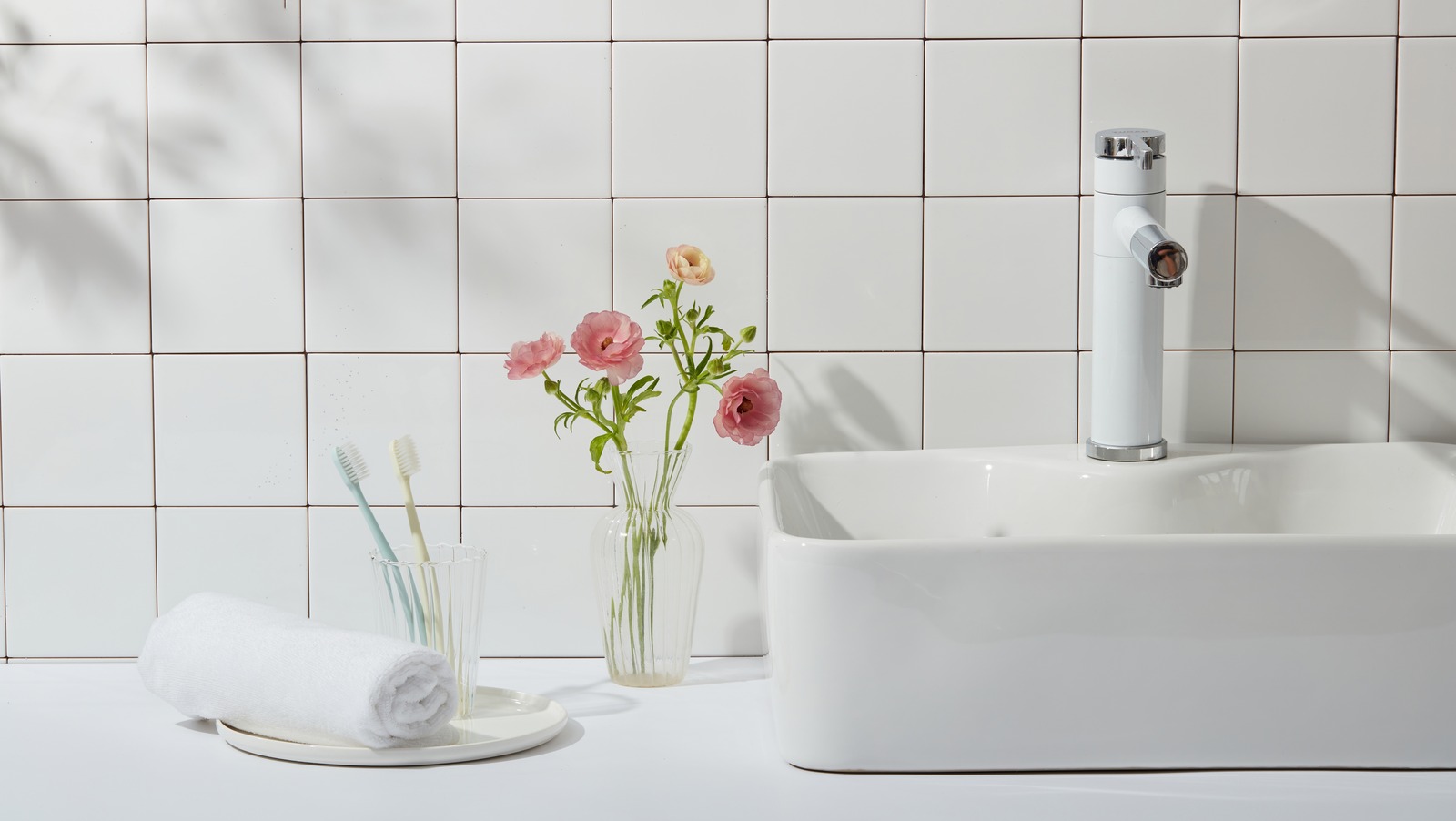 Use Hilary Farr’s Genius Trick To Refresh Your Outdated Bathroom Tile