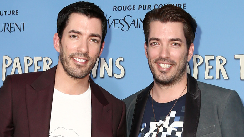 Jonathan and Drew Scott posing together 