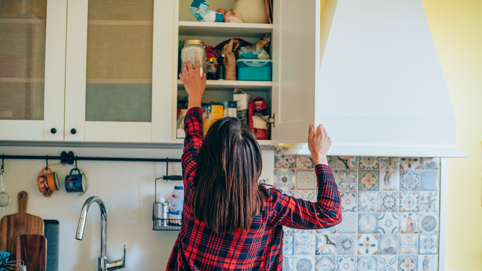 Use This Married To Real Estate Idea For Extra Hidden Storage In Your  Kitchen